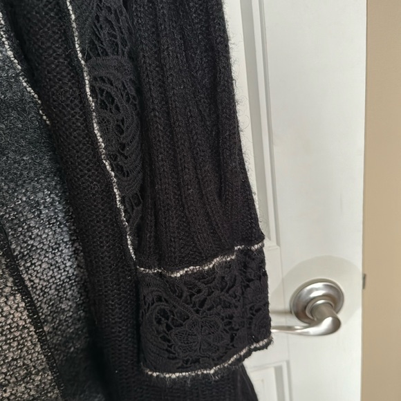 Black and Grey Sweater Jacket, Papa, size Large - Picture 4 of 5